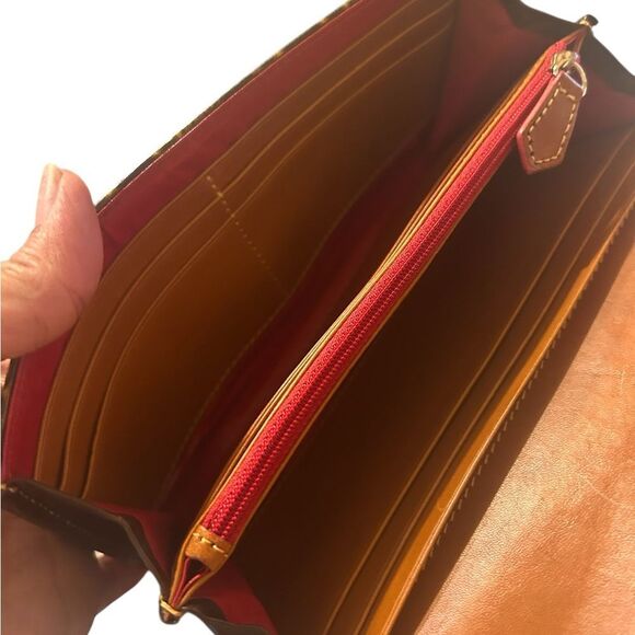 Dooney & Bourke Black and Gold Monogram 1975 Clutch/Wallet/Crossbody - Picture 8 of 12